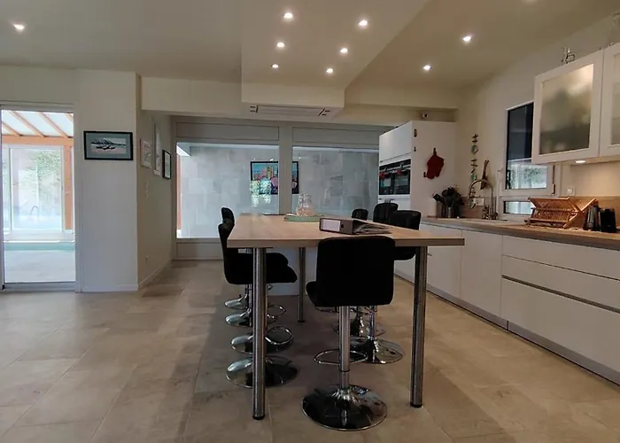 La Madrague Vue * Hyères