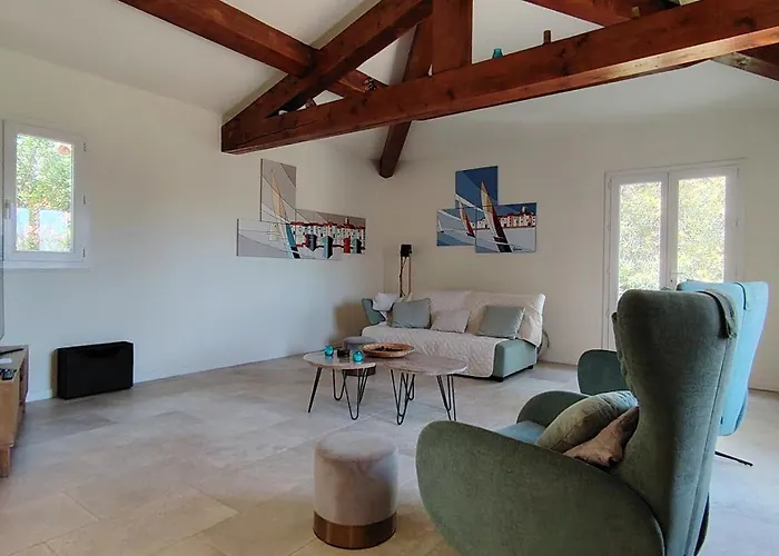 La Madrague Vue * Hyères